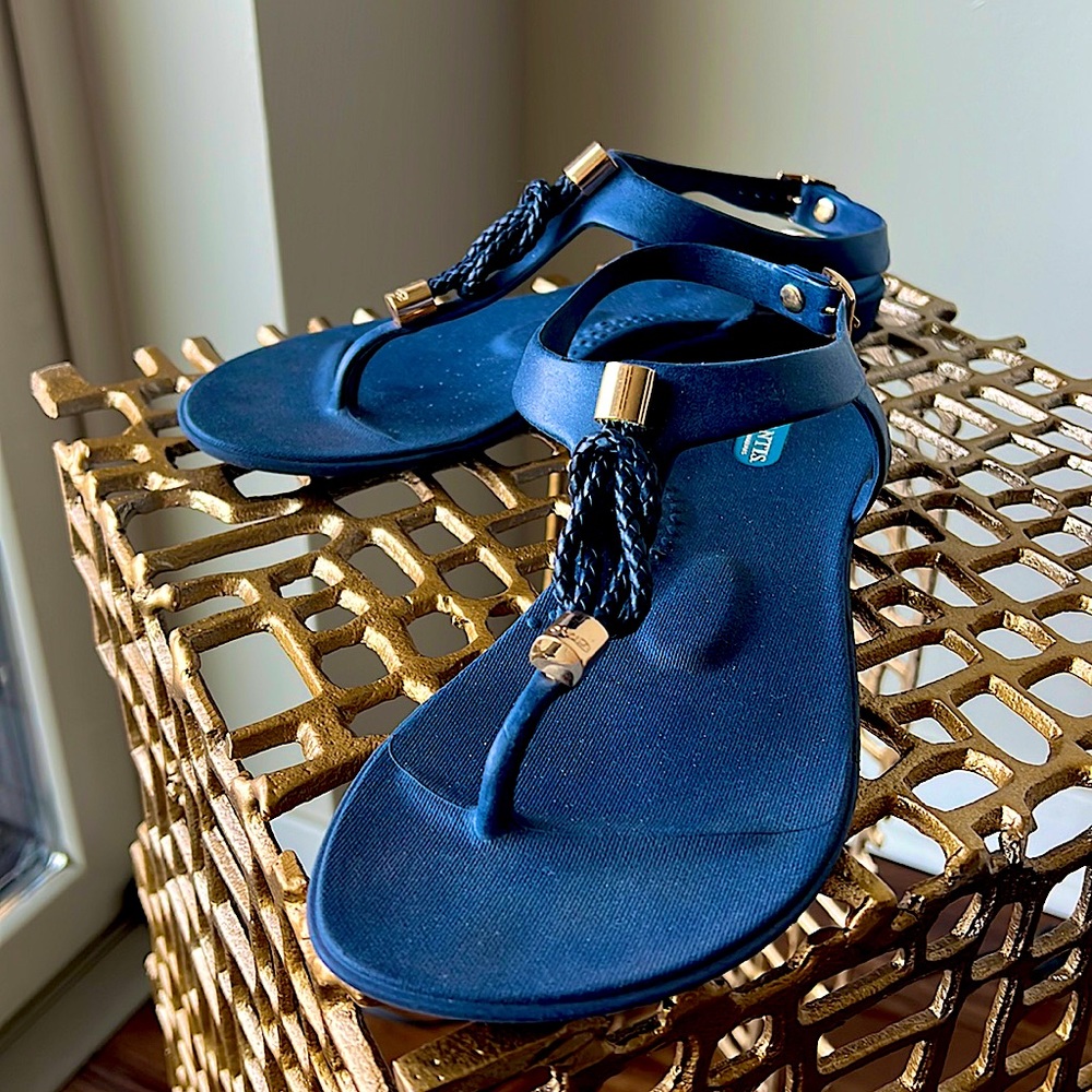 Branded Bahamas 🇧🇸 rubber sandals